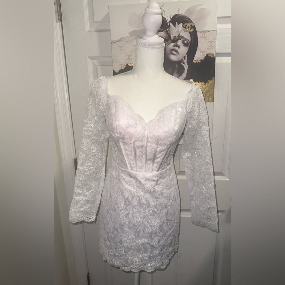 Chic White Lace Long Sleeve Dress